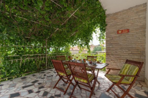 Unique Beachfront APT with Garden & Grill, near Trogir